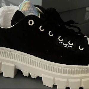 Palladium Women's Black and White Chunky Sneakers